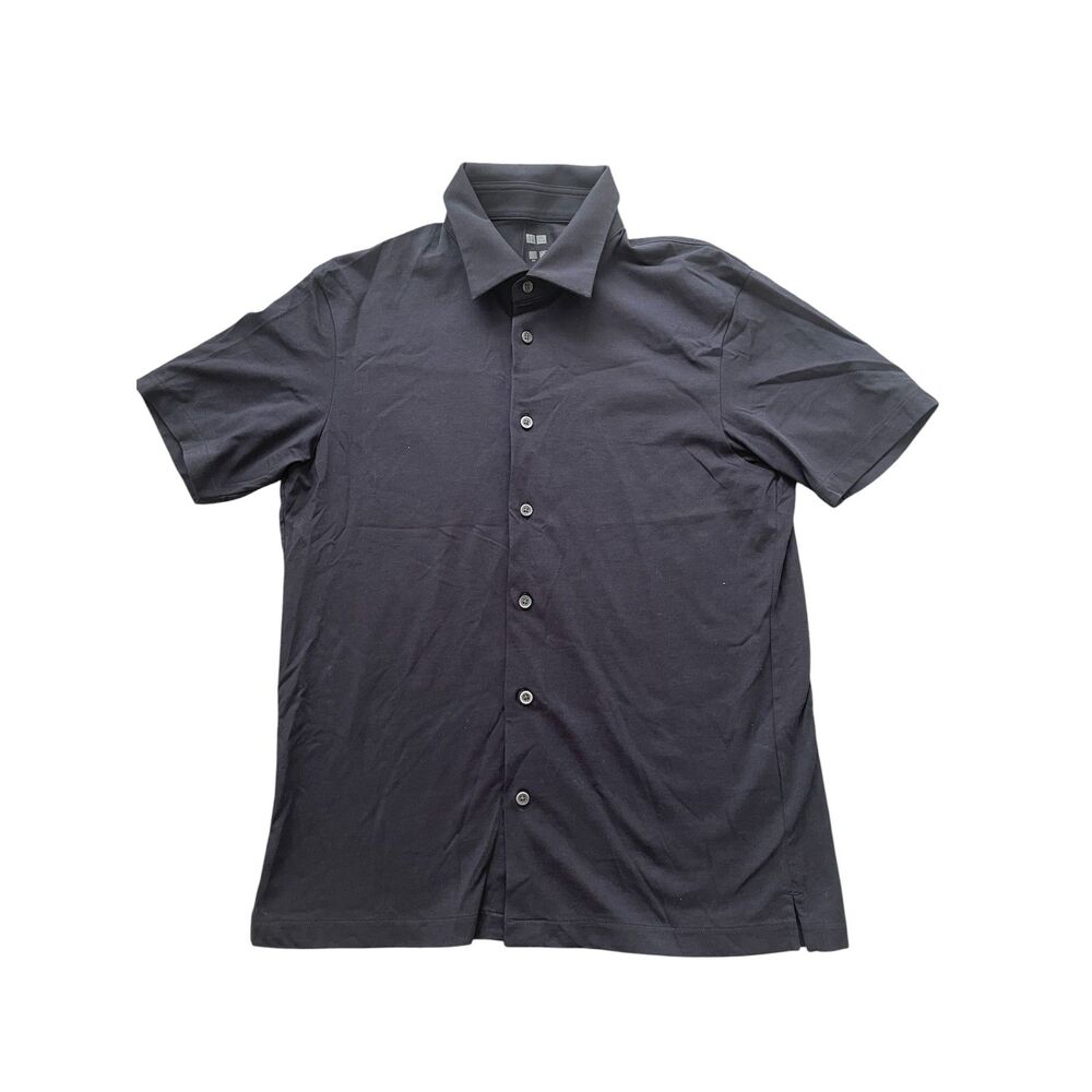 Uniqlo Mens AIRism Short Sleeve Button Down Sz Small Classic Essential Staple